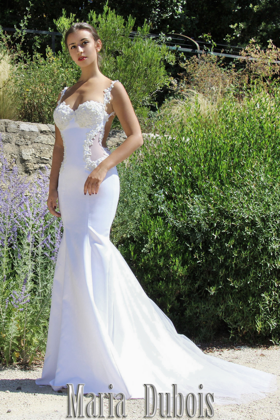 Свадебное платье с открытой спиной и открытыми боками